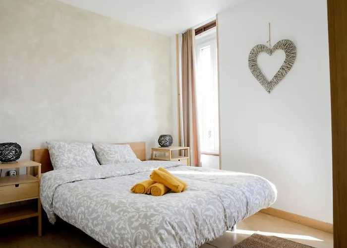 Renovado Y Sofisticado En El Centro De Apartamento