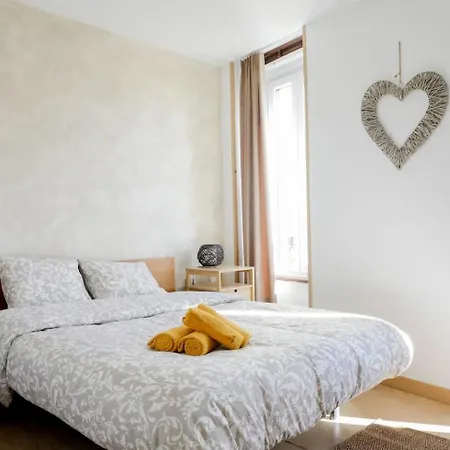 Renovado Y Sofisticado En El Centro De Apartment