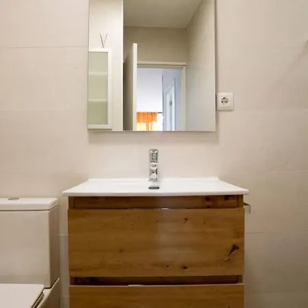 Renovado Y Sofisticado En El Centro De Apartment