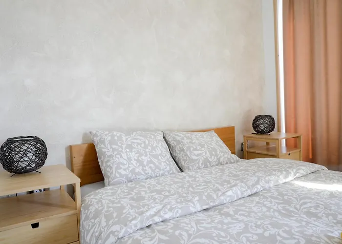 Renovado Y Sofisticado En El Centro De Apartamento