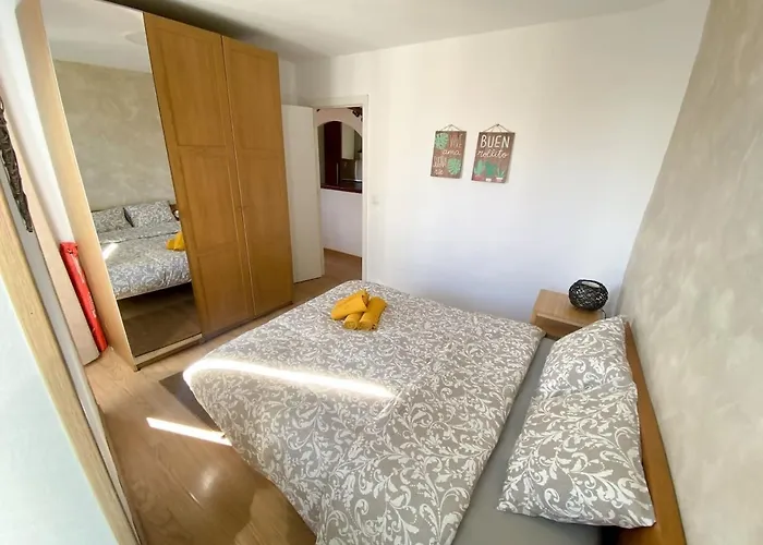 Renovado Y Sofisticado En El Centro De Apartamento *