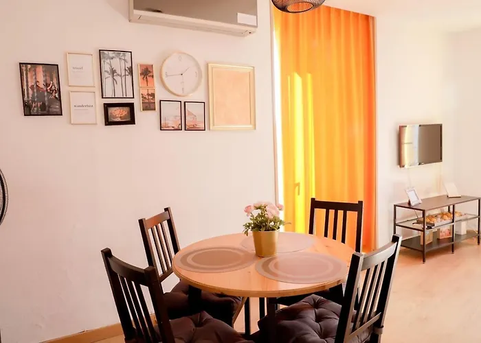 Renovado Y Sofisticado En El Centro De Apartamento *