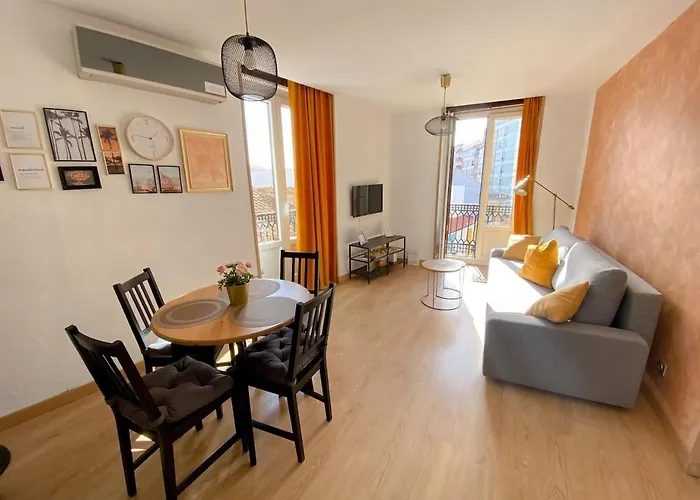 Apartamento Renovado Y Sofisticado En El Centro De *