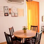 Renovado Y Sofisticado En El Centro De 아파트 *