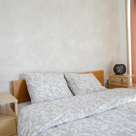 Renovado Y Sofisticado En El Centro De 아파트