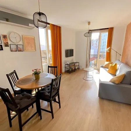 Apartmán Renovado Y Sofisticado En El Centro De *